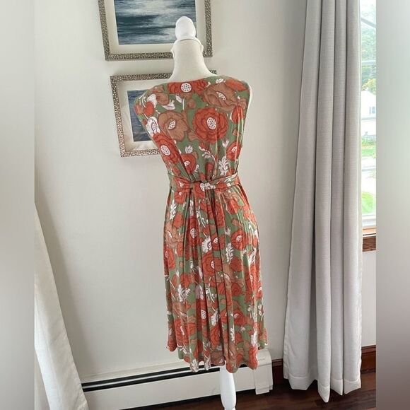 Lux floral print flowy dress with deep V-neck, sleeveless. Size medium - Picture 3 of 10